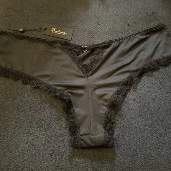 Frederick’s of Hollywood lace heart cheeky panty - Picture 6 of 7